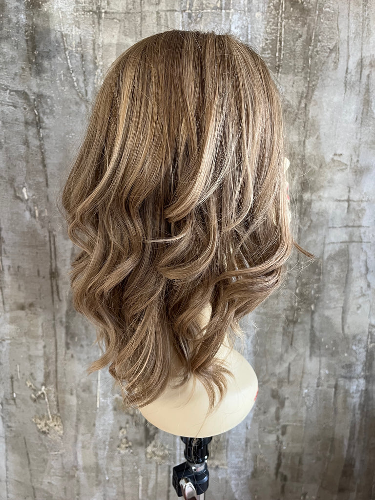 100% EUROPEAN PROCESSED HUMAN HAIR 18" ASHY BLOND WITH DARK ROOTS